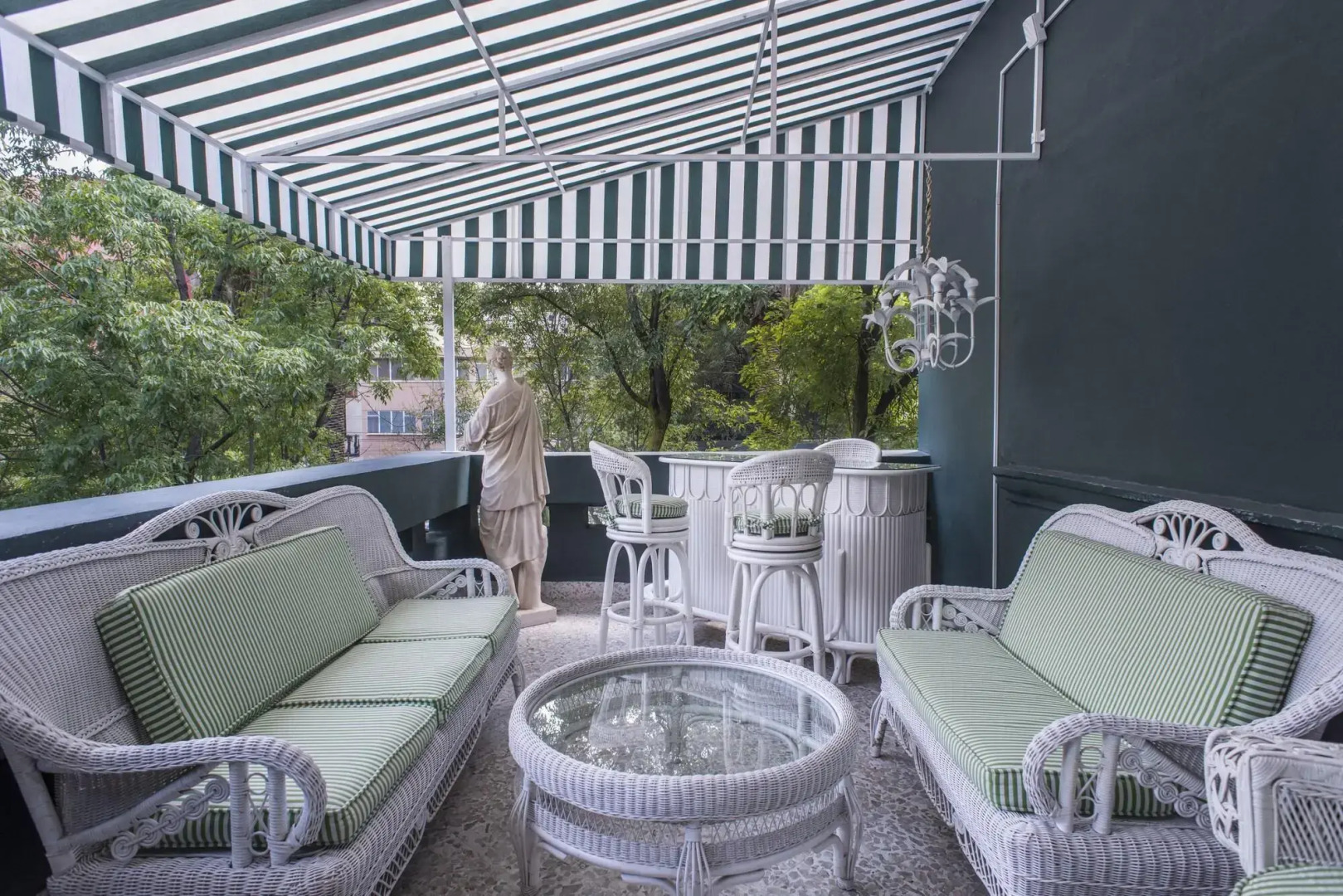 Photo - Pug Seal Polanco Anatole France