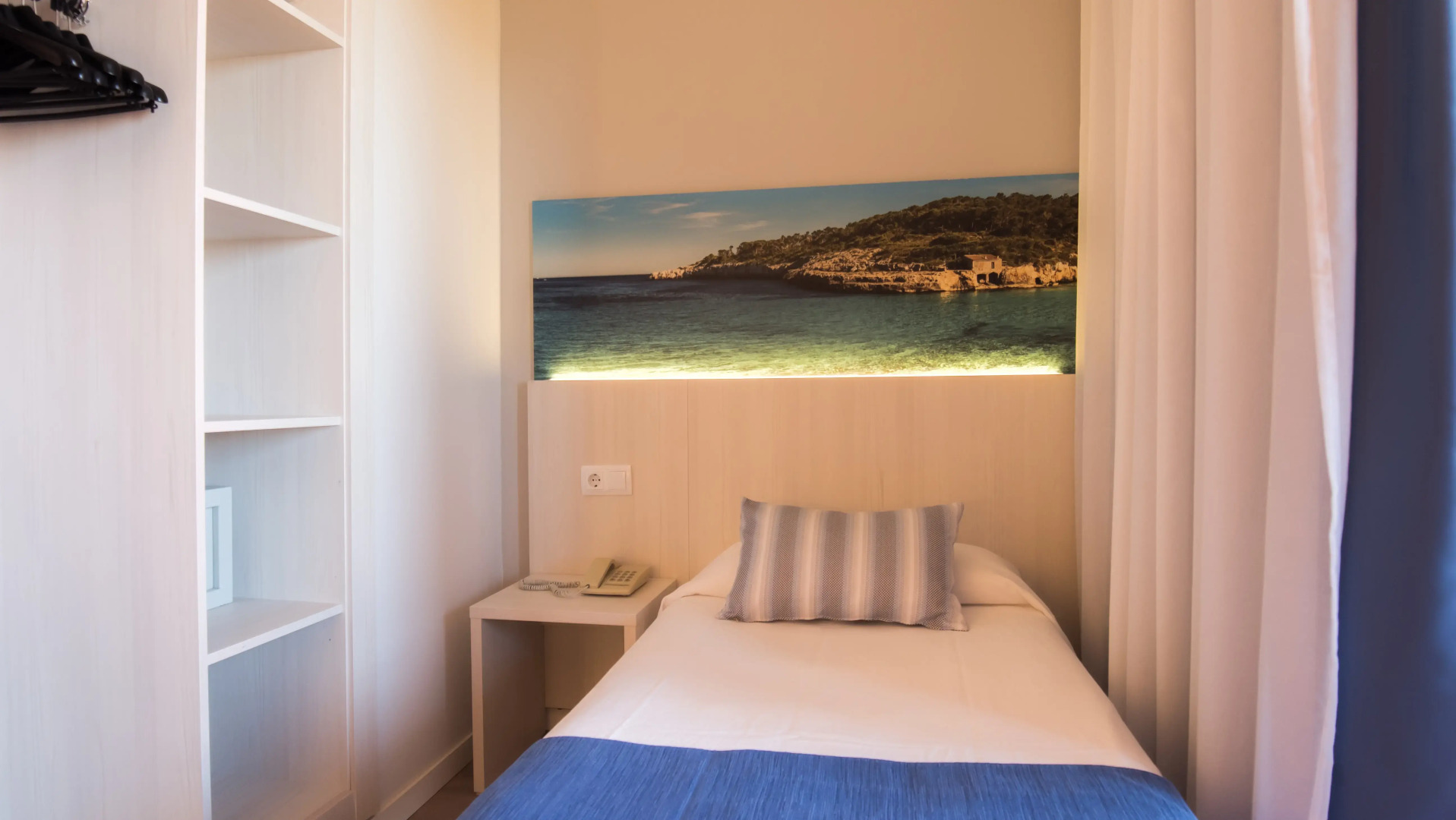 Photo - Ona Luna Park - Adults Friendly 16 Years Plus