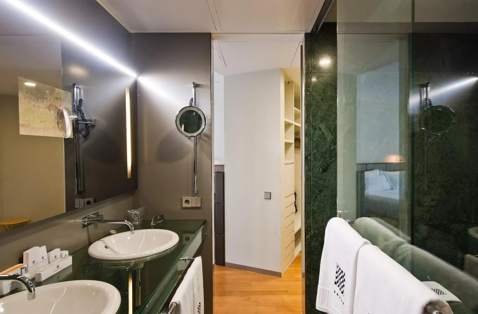 Foto - Hotel Reina Petronila