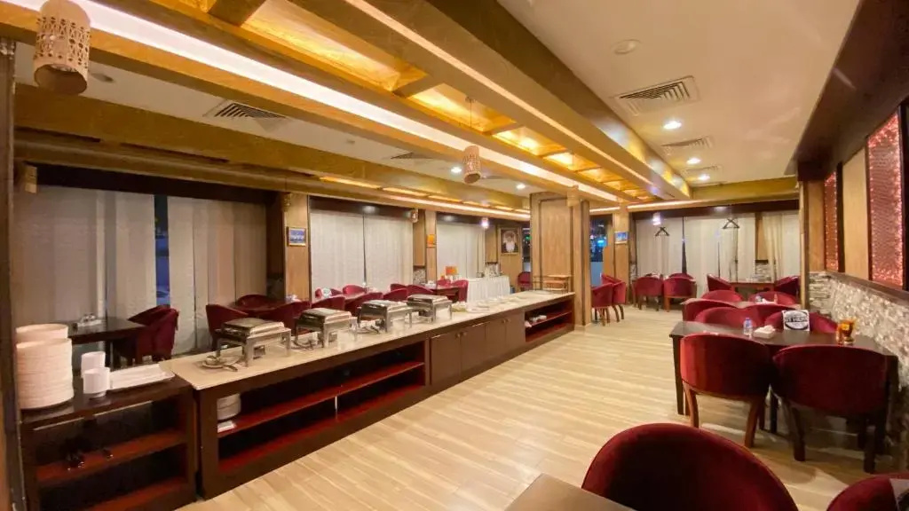 Photo - Muscat Plaza Hotel