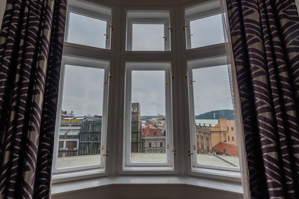 Foto - Crown Palace Apartments by Adrez