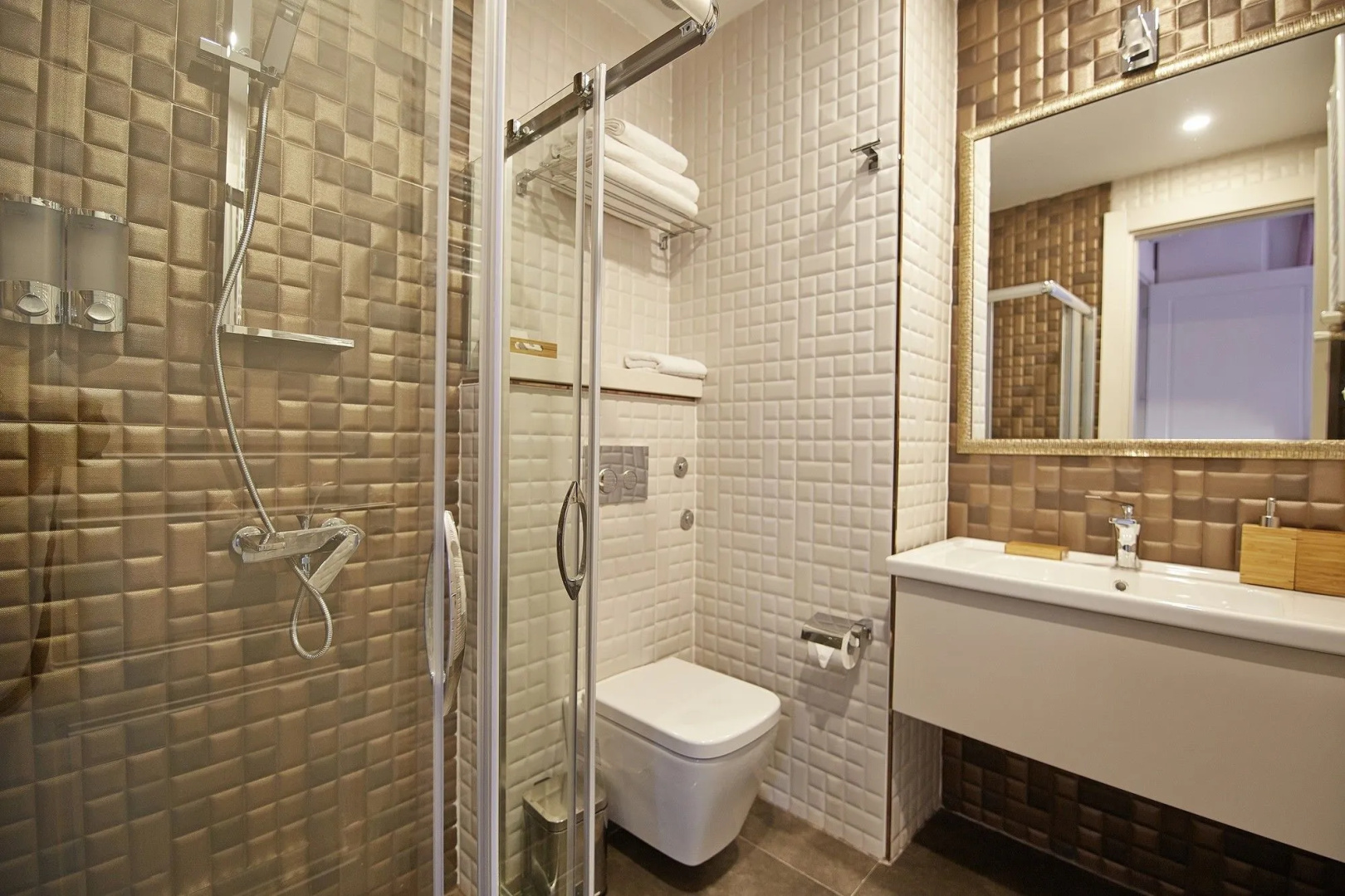 Photo - Arart Hotel