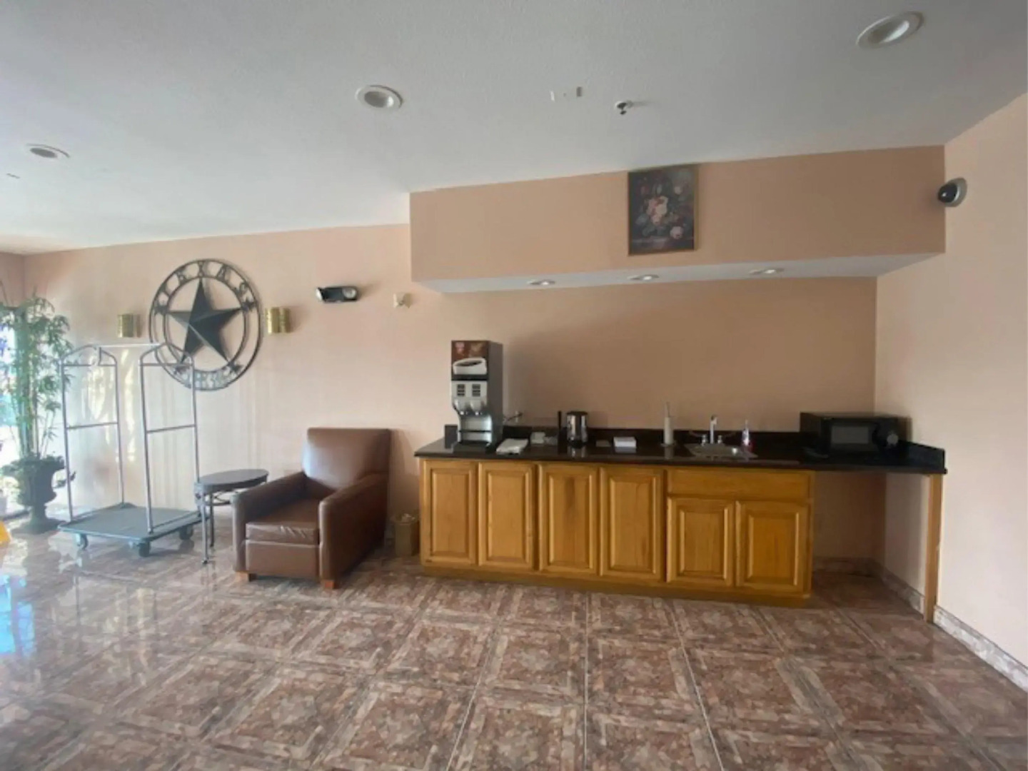 Foto - Tropicana Inn and Suites