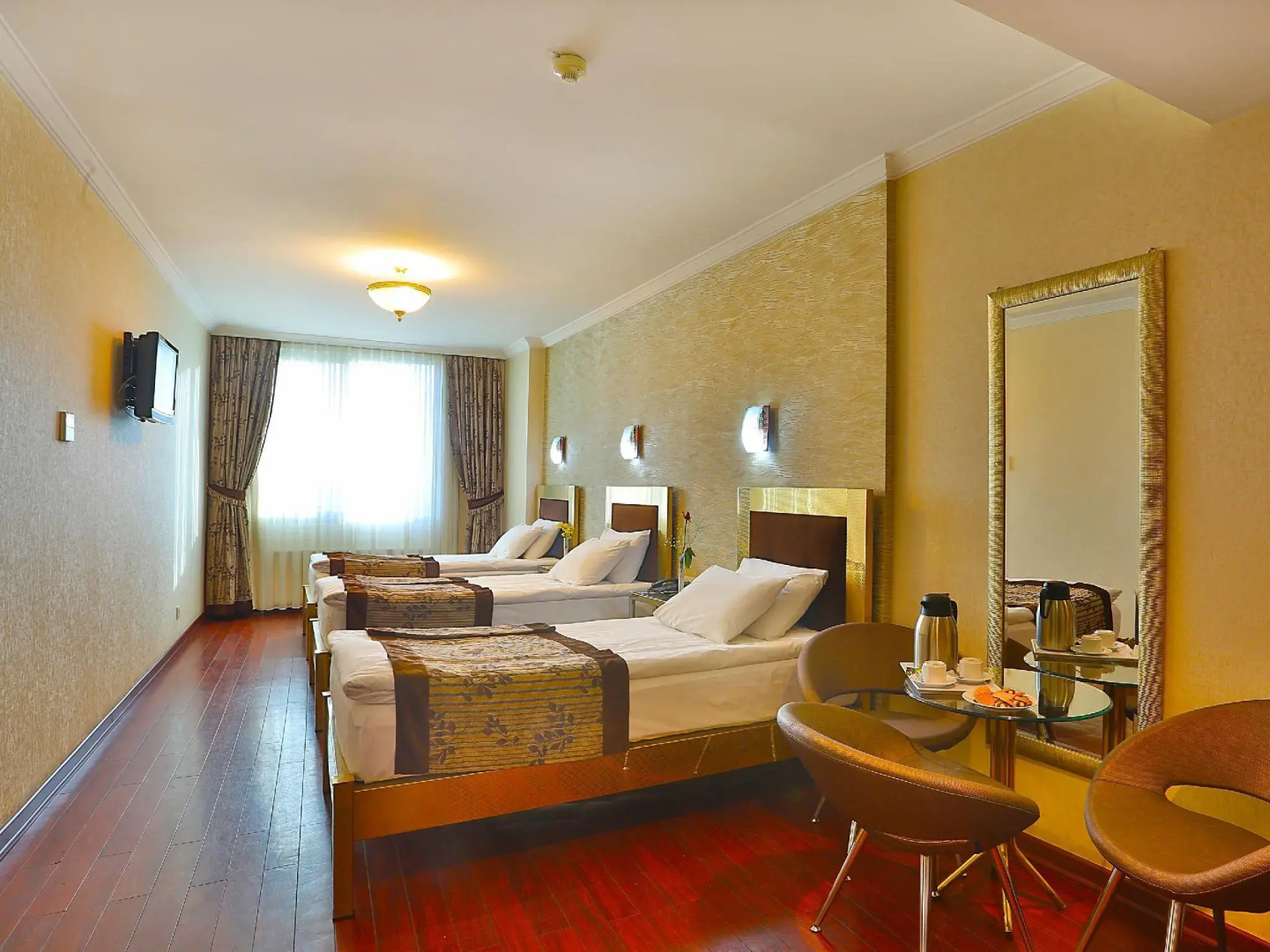 Photo - Grand Madrid Hotel