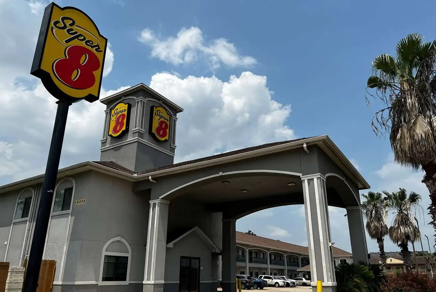 Photo - Super 8 by Wyndham Houston North I-45