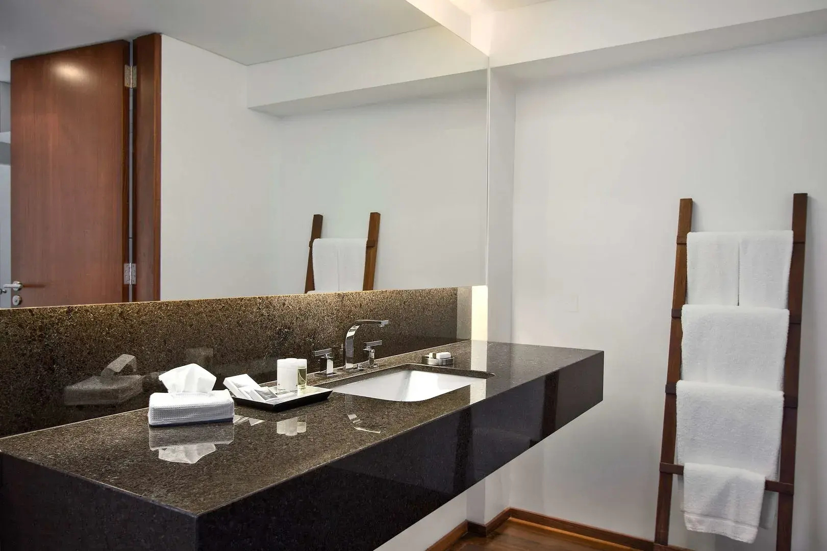 Photo - San Isidro Plaza Hotel