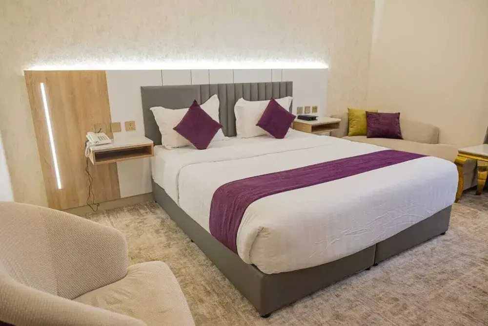 Photo - Diamond Corners Hotel