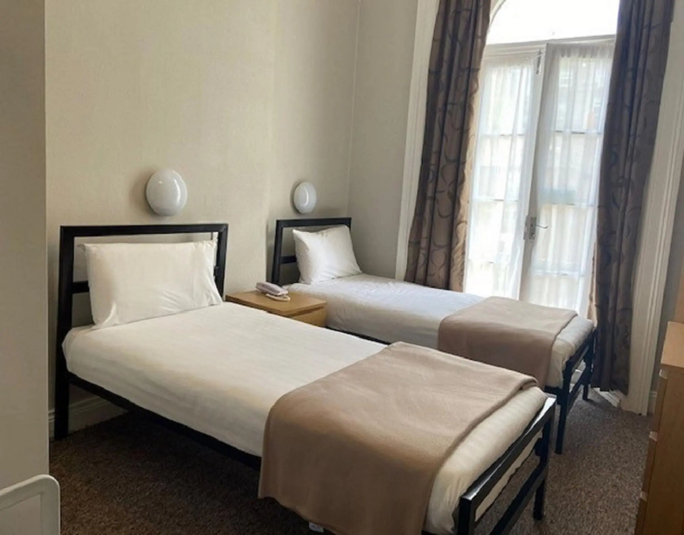 Photo - Lords Hotel