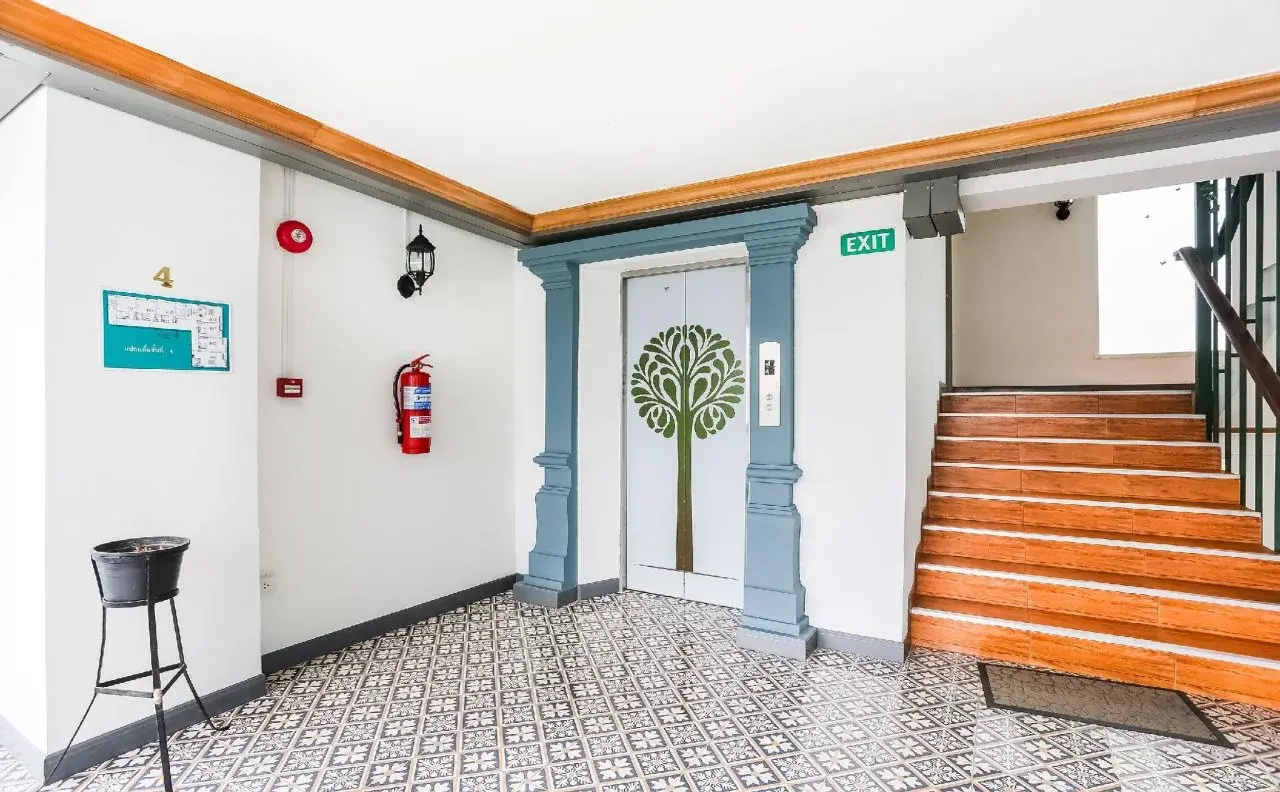 Photo - The Lilly Hotel