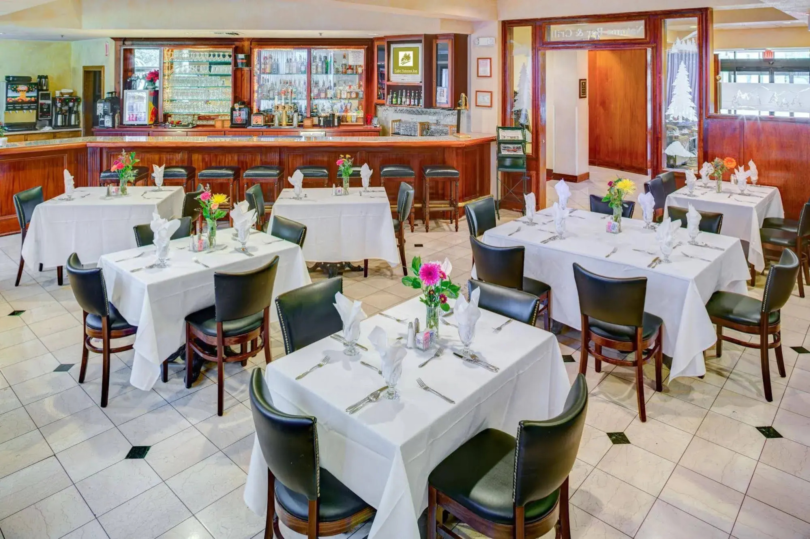 Photo - Lake Natoma Inn