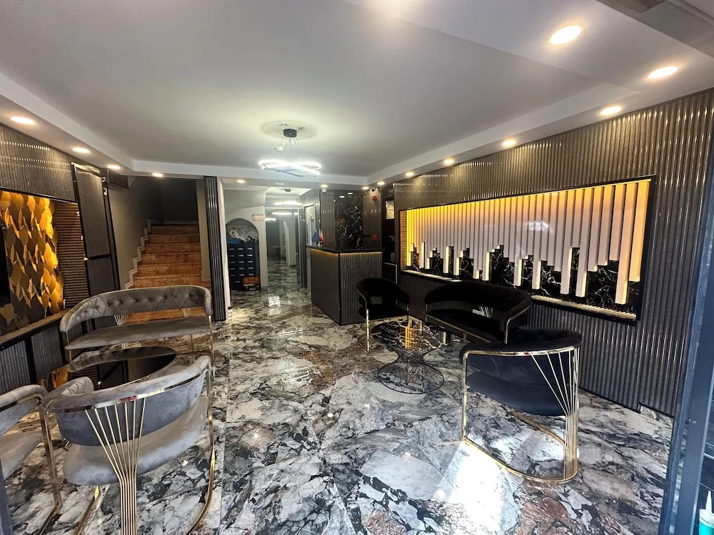 Photo - Crowned Exclusive Hotel