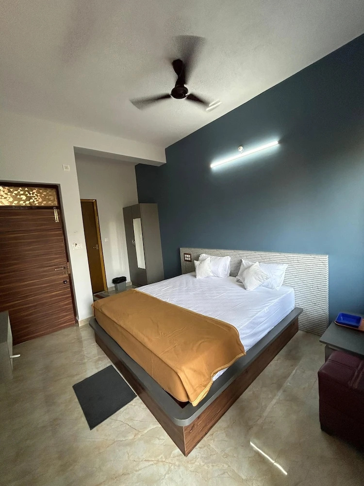 Golden IB'S Gokarna