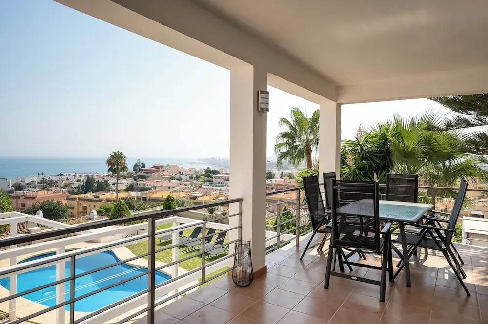 Foto - Spacious 3BR Villa with Private Pool and Sea Views