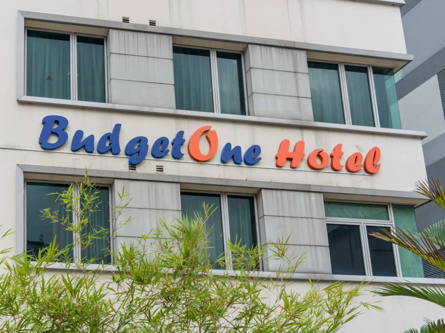 BudgetOne Hotel