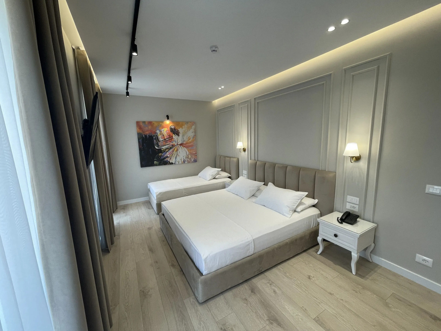 Photo - Seaside Hotel