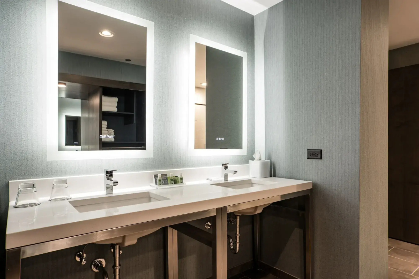 Photo - Cambria Hotel Chicago Loop - Theatre District