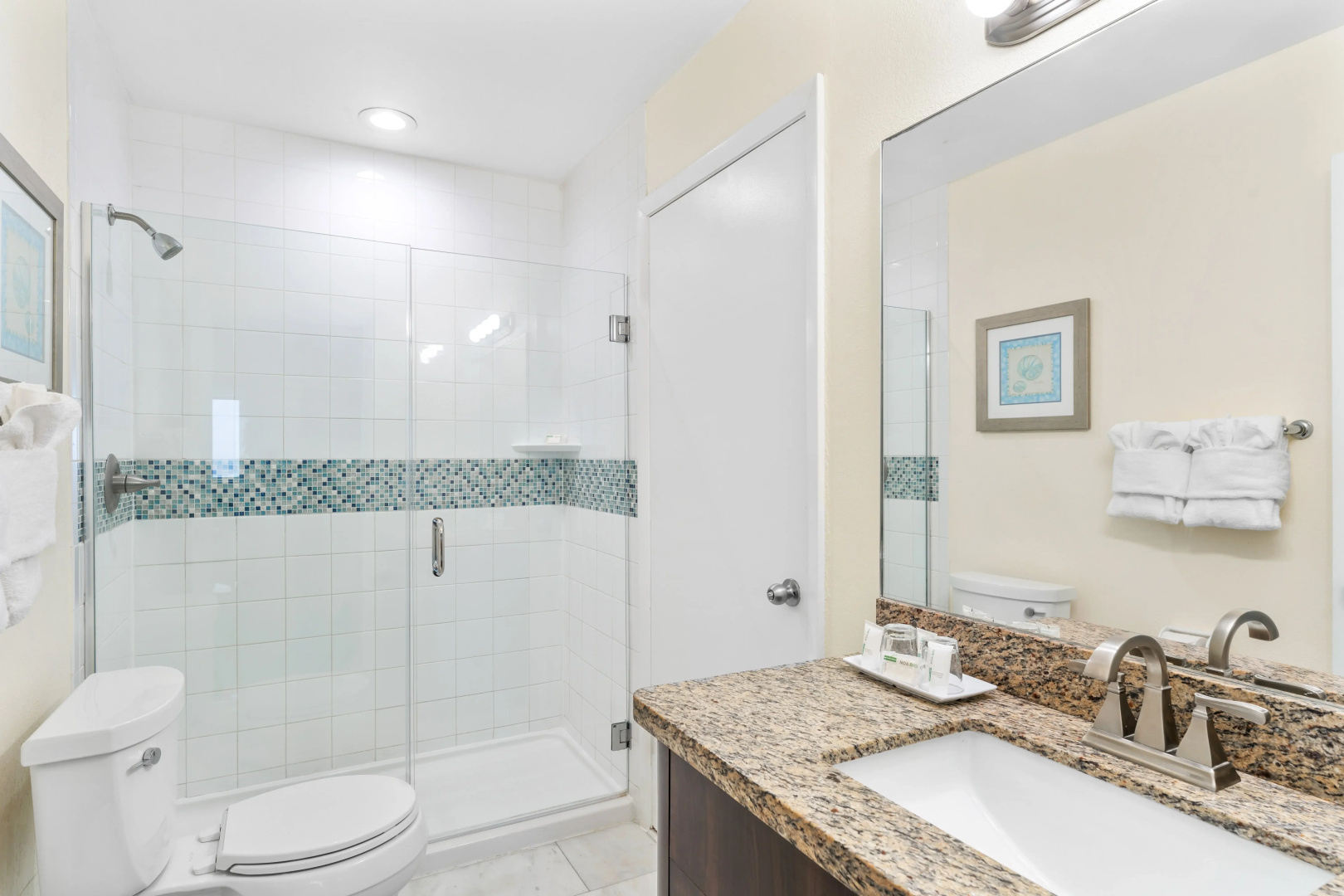 Photo - Crystal Beach Suites Miami Oceanfront Hotel