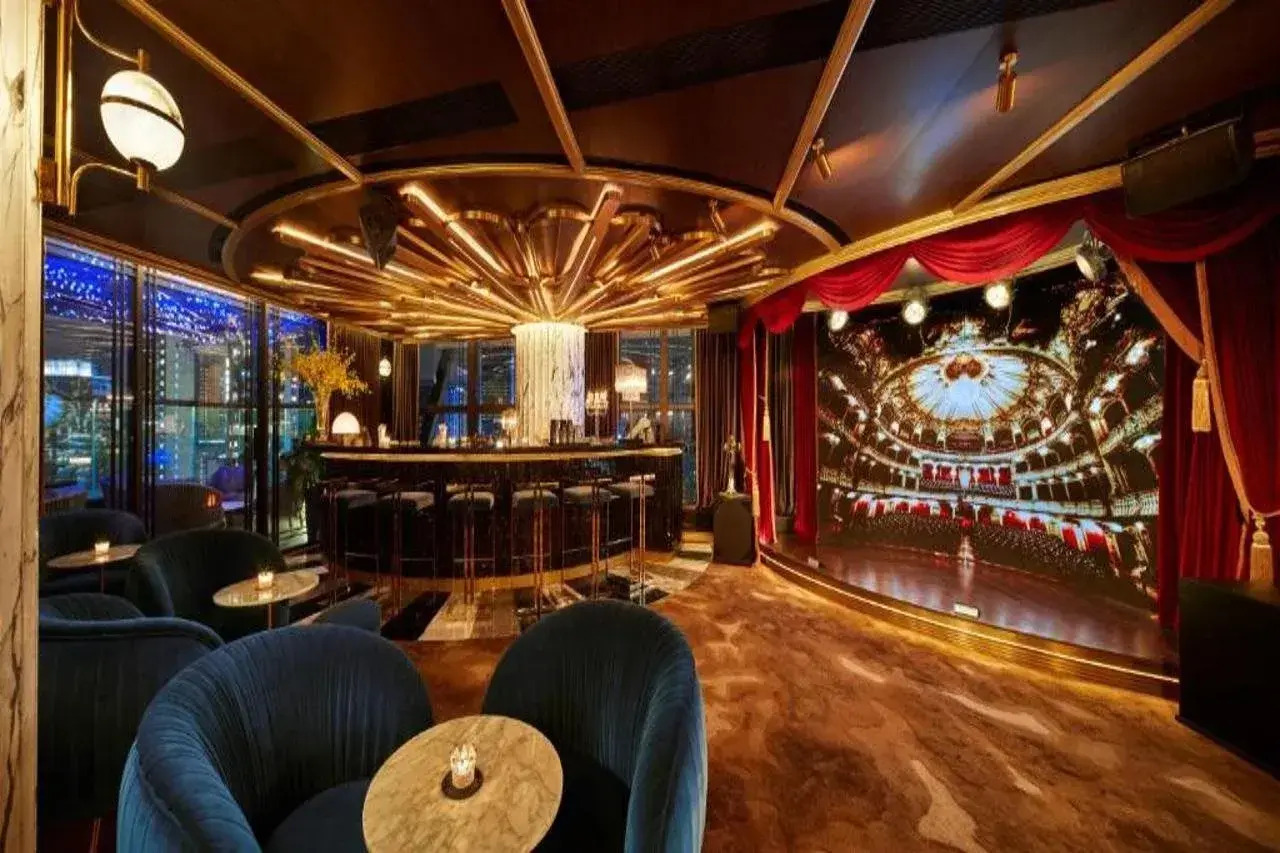 Photo - The Emperor Hotel