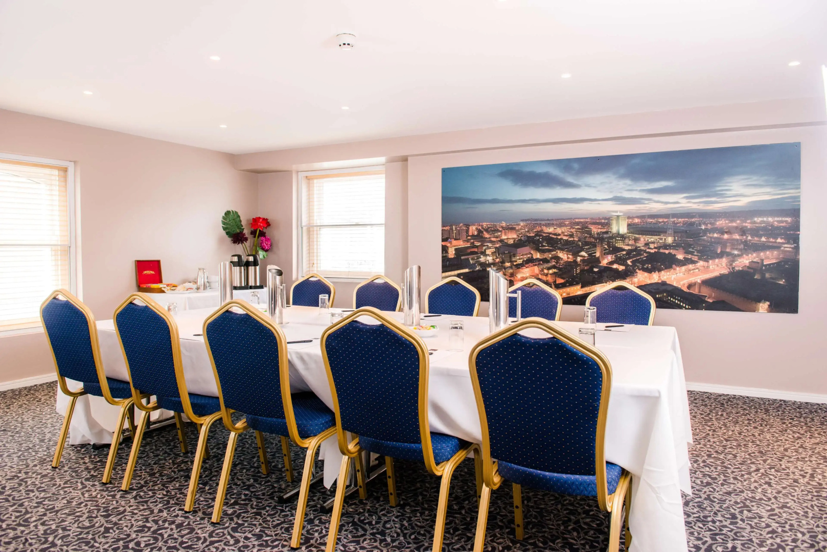 Foto - Royal Hotel Cardiff by Belvilla