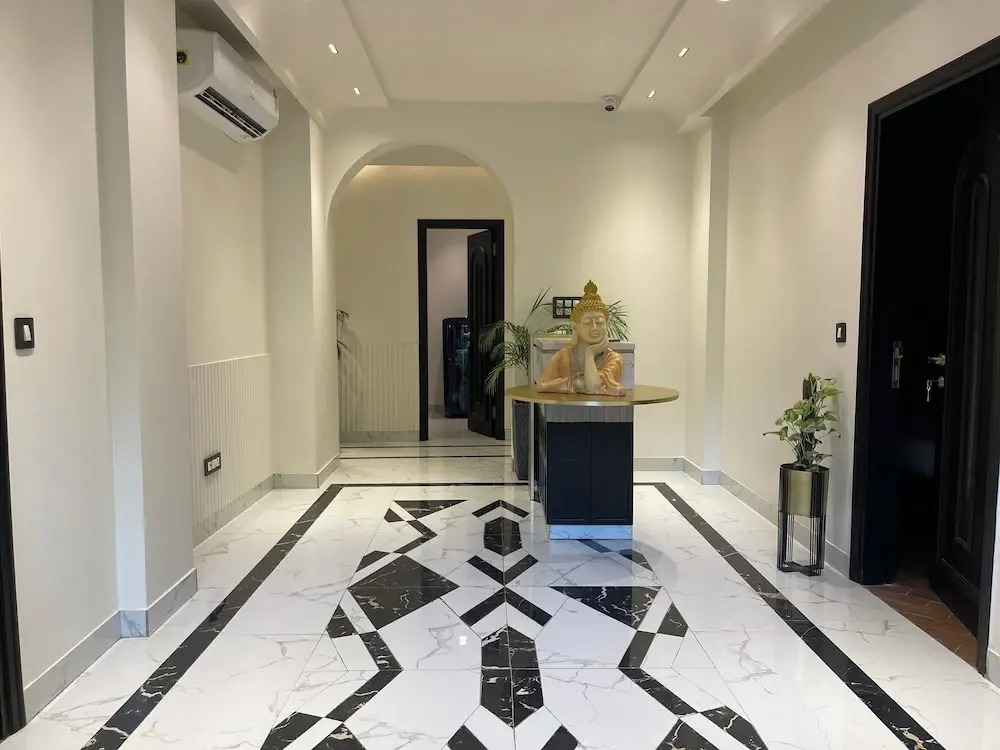 Foto - Bedchambers Stay near Select Citywalk, Saket