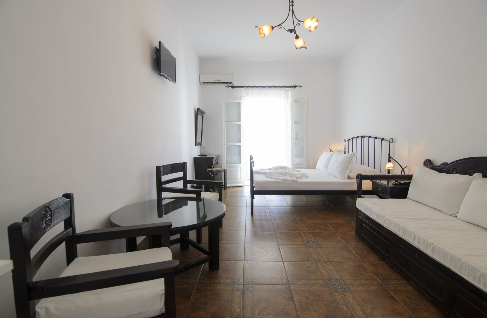 Yperia Hotel
