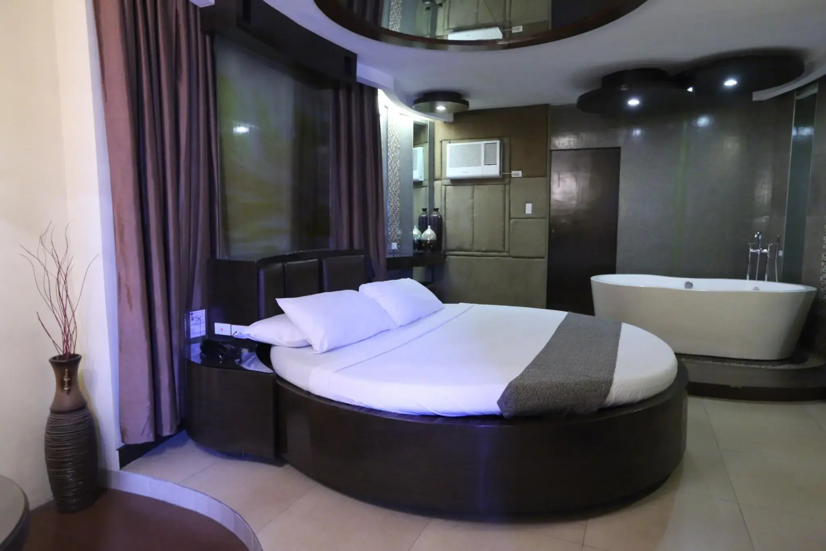 Foto - Victoria Court Suites - Pasig