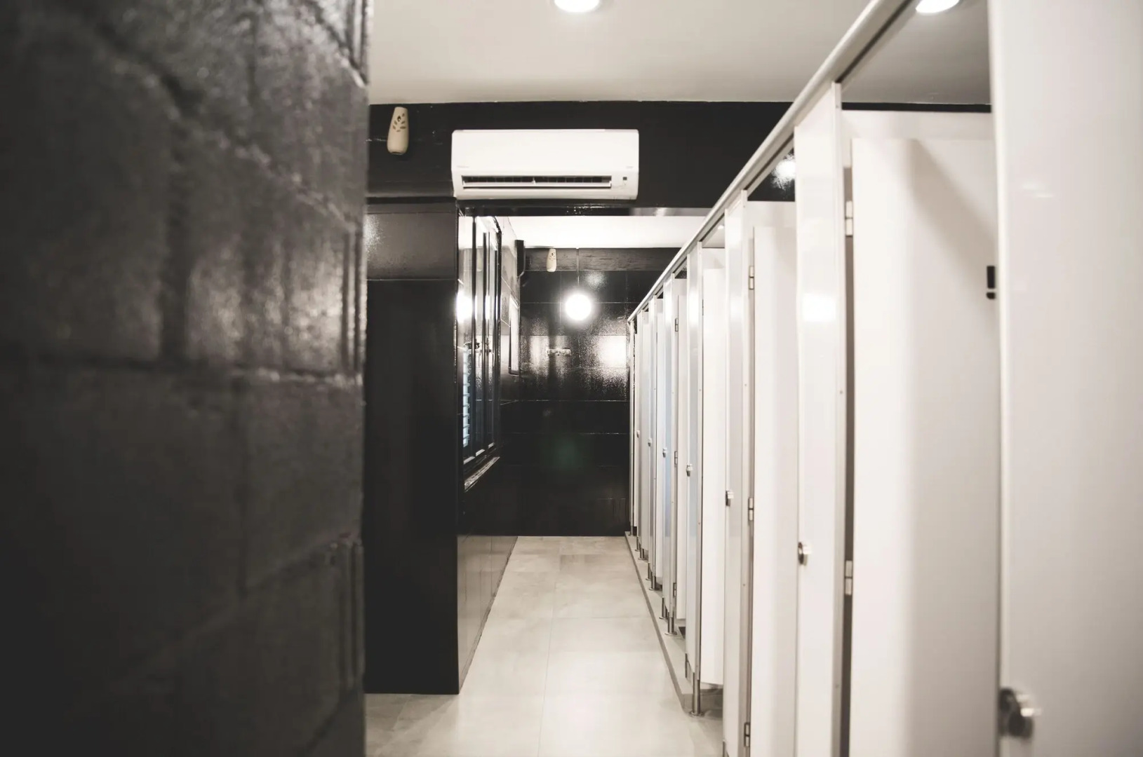 Foto - Wink at Mosque Street