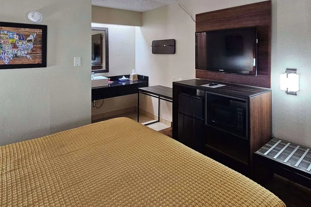 Photo - Econo Lodge Charlotte Airport