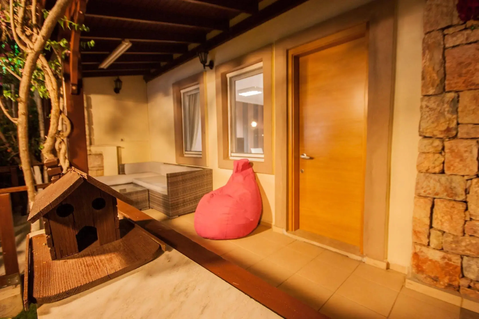 Photo - Moonshine Hotel & Suites