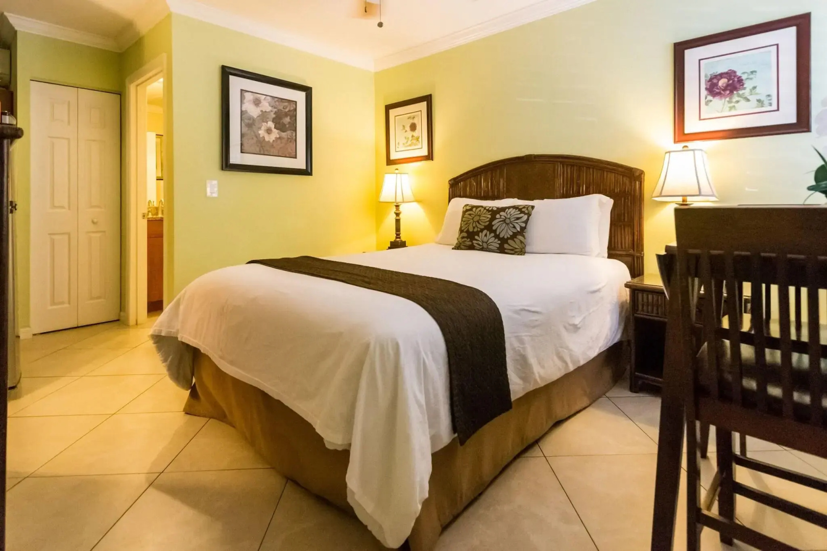 Photo - Tropical Beach Resorts - Sarasota
