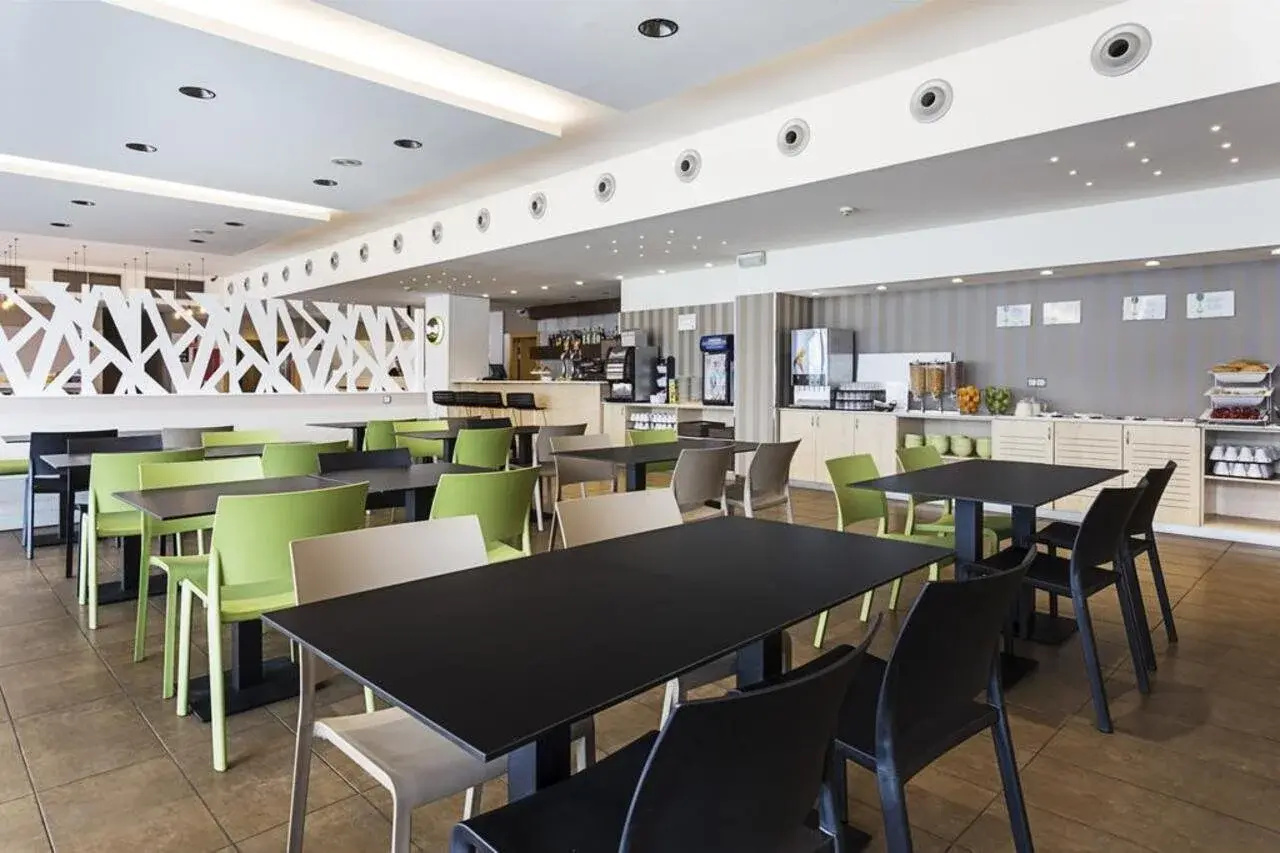 Photo - B&B Madrid Aeropuerto T1 T2 T3