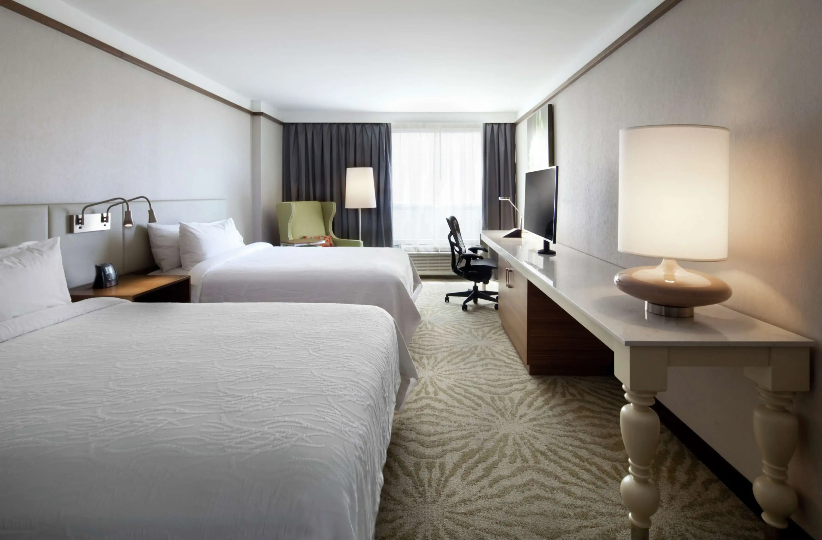 Photo - Hilton Garden Inn Montreal Airport