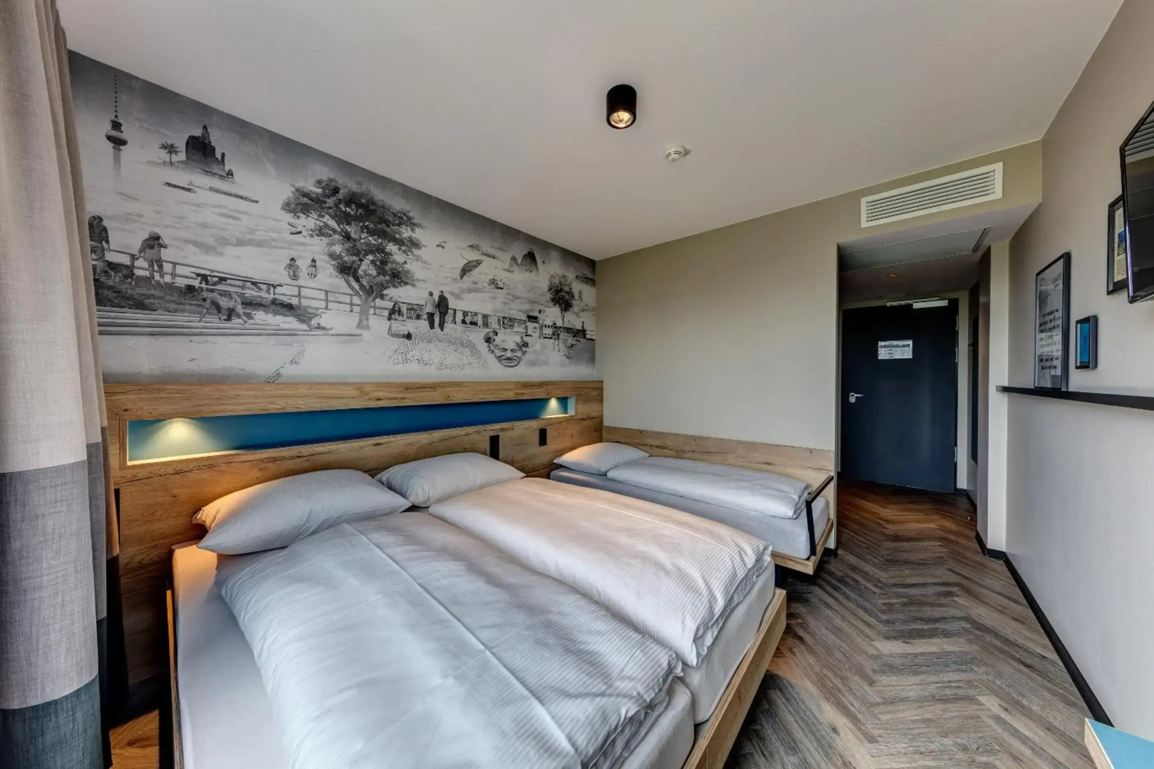 Photo - Schulz Hotel Berlin Wall at the East Side Gallery