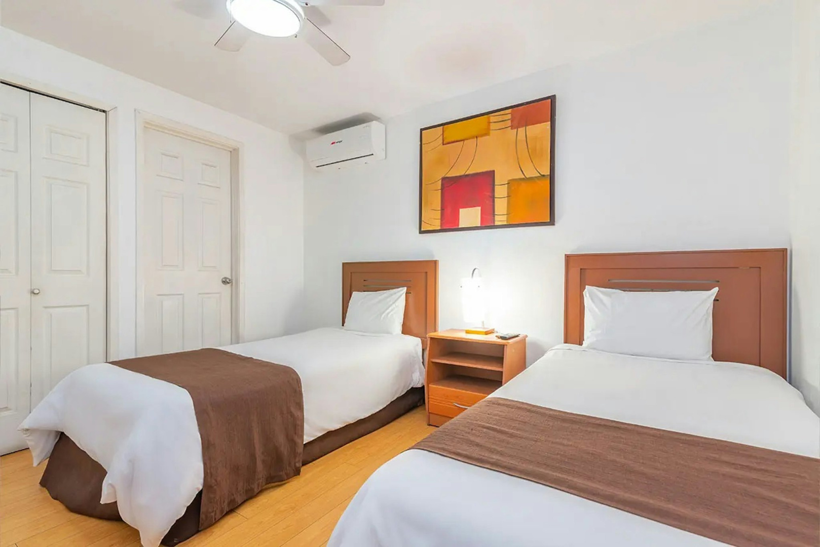 Foto - European Life Style Executive Suites & Gallery