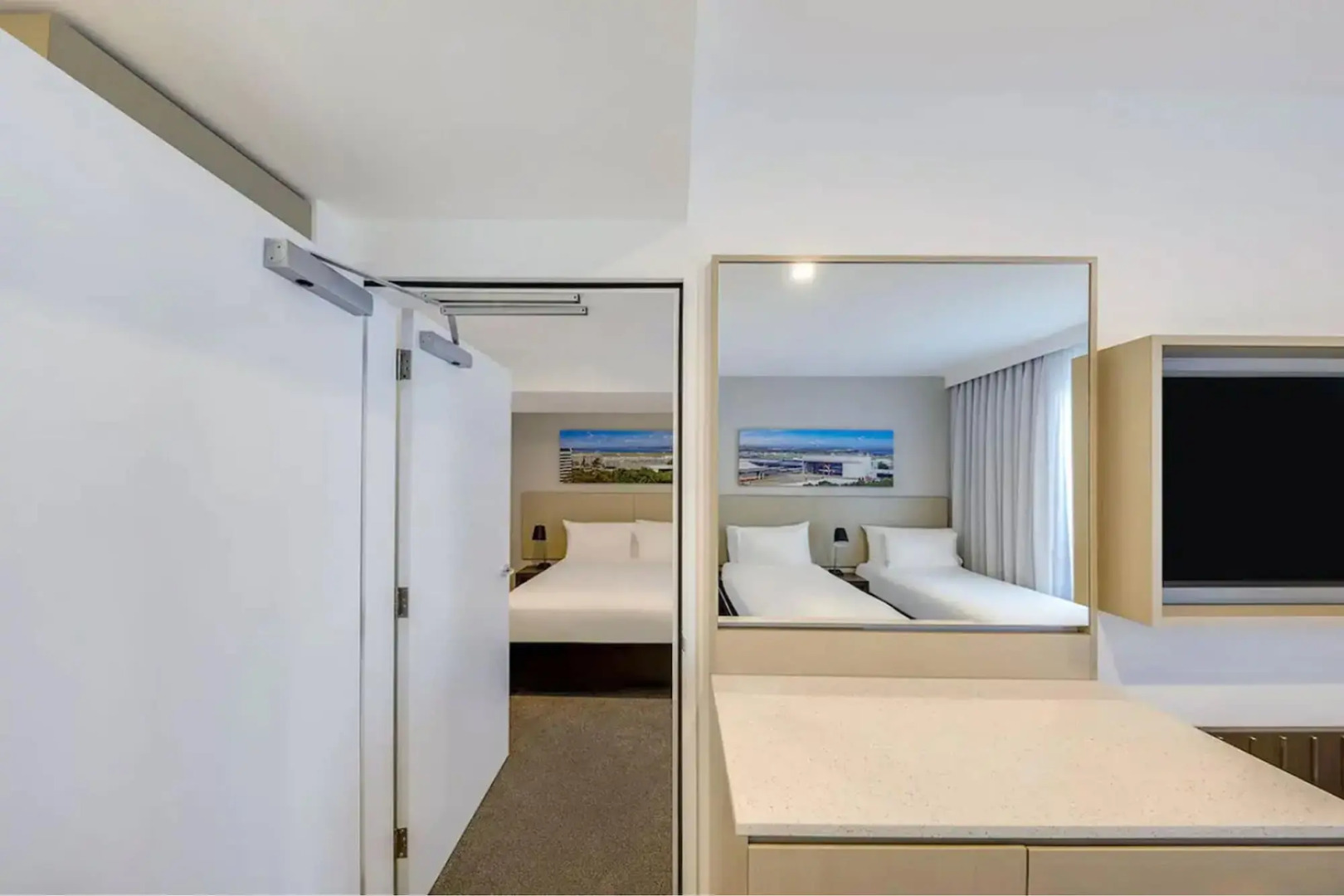 Photo - Travelodge Hotel Sydney Airport