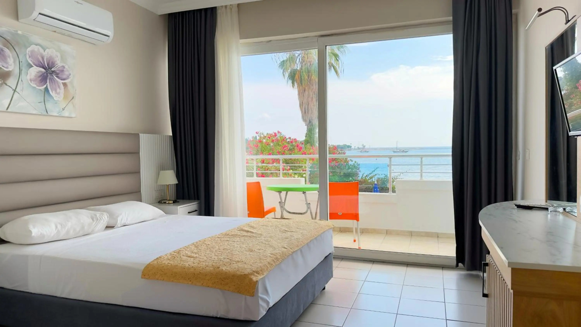 Photo - Side Beach Club Hotel