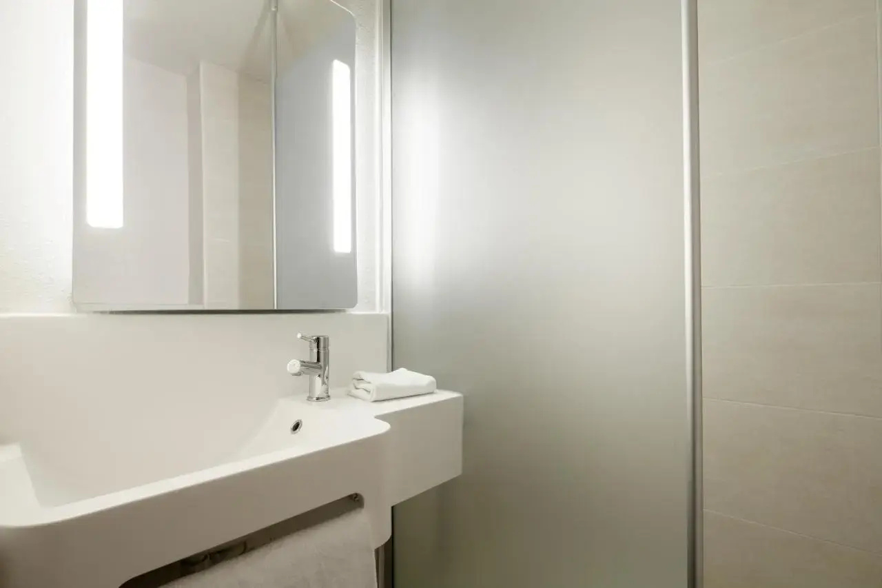 Foto - B&B Hotel Carcassonne Rocadest La Cité