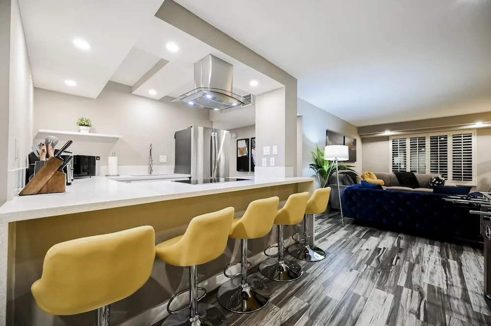 Photo - StripViewSuites at Jockey Club