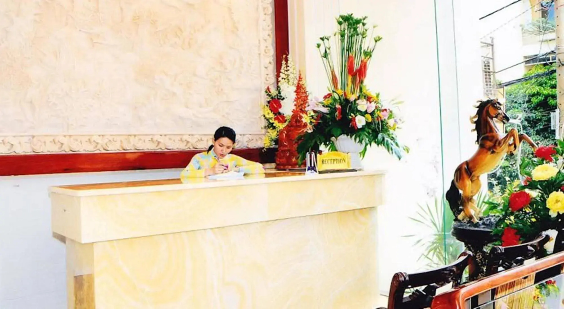 Photo - HOANG THANH THUY AIRPORT HOTEL 2 - Gần Ẩm Thực Đêm Chợ Hoàng Hoa Thám