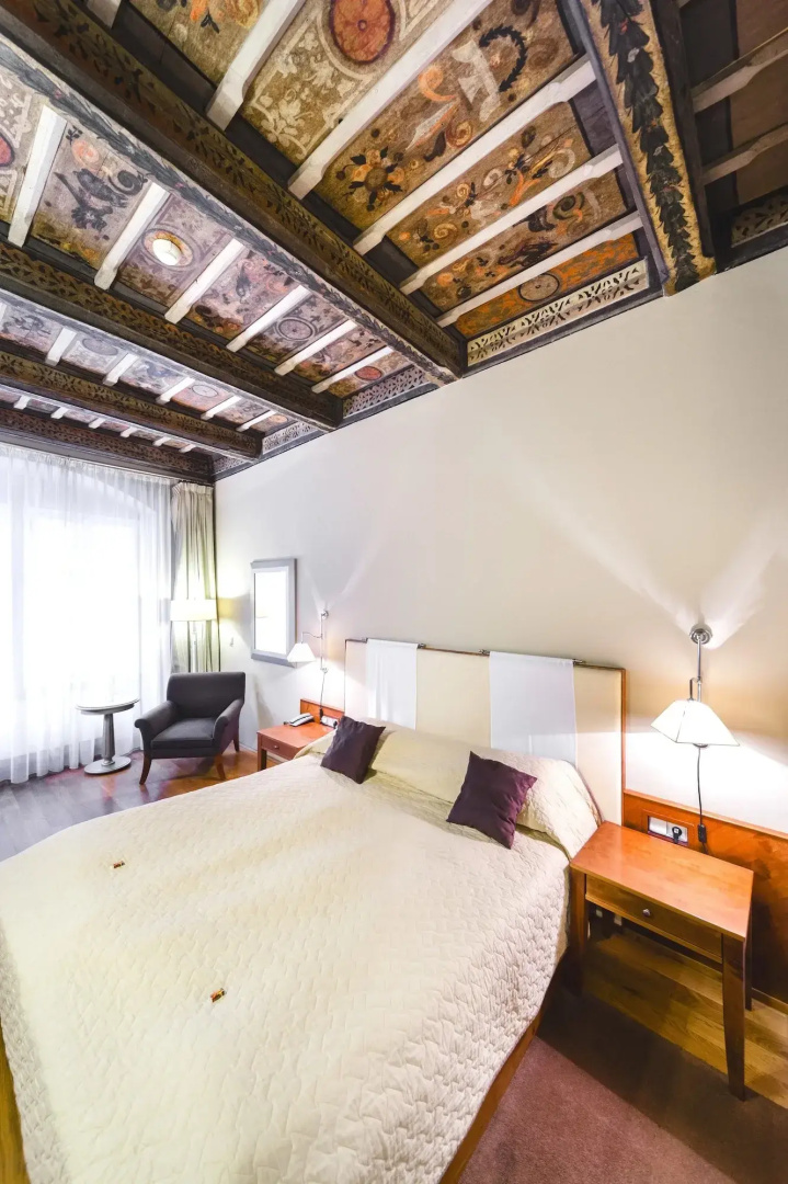 Photo - The Golden Wheel Hotel