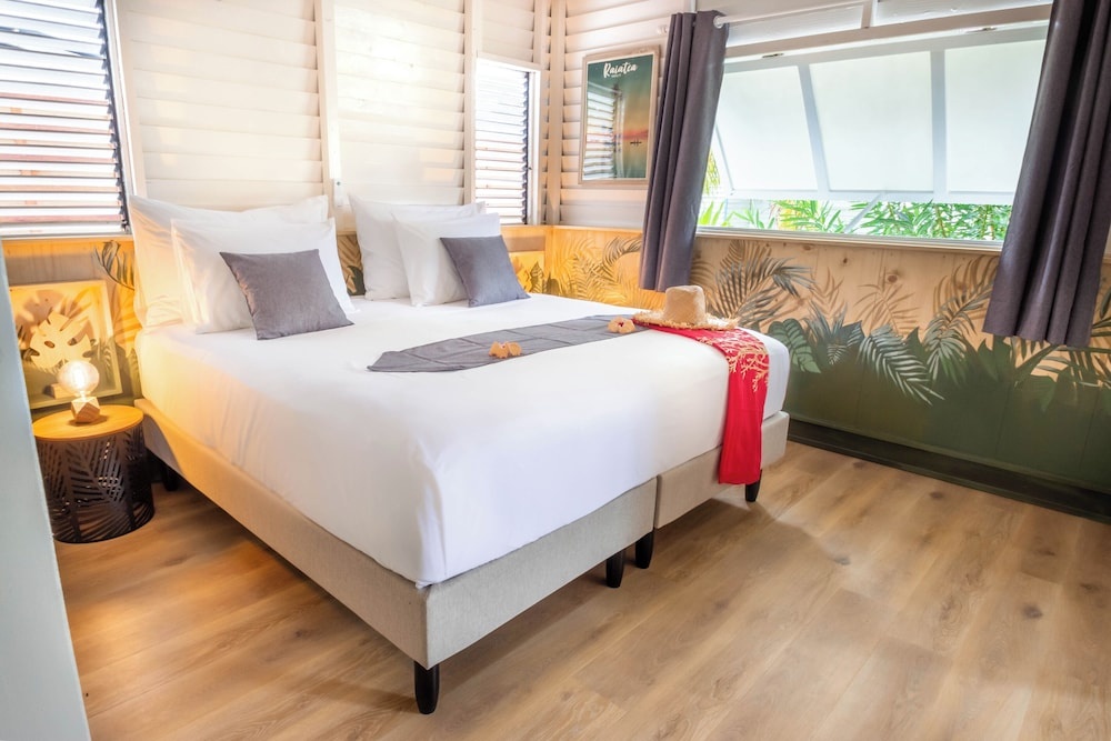 Opoa Beach Hotel