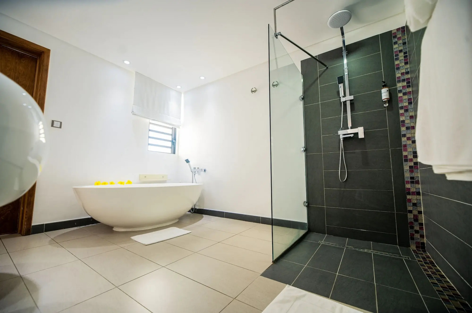 Photo - Toparadis Guest House