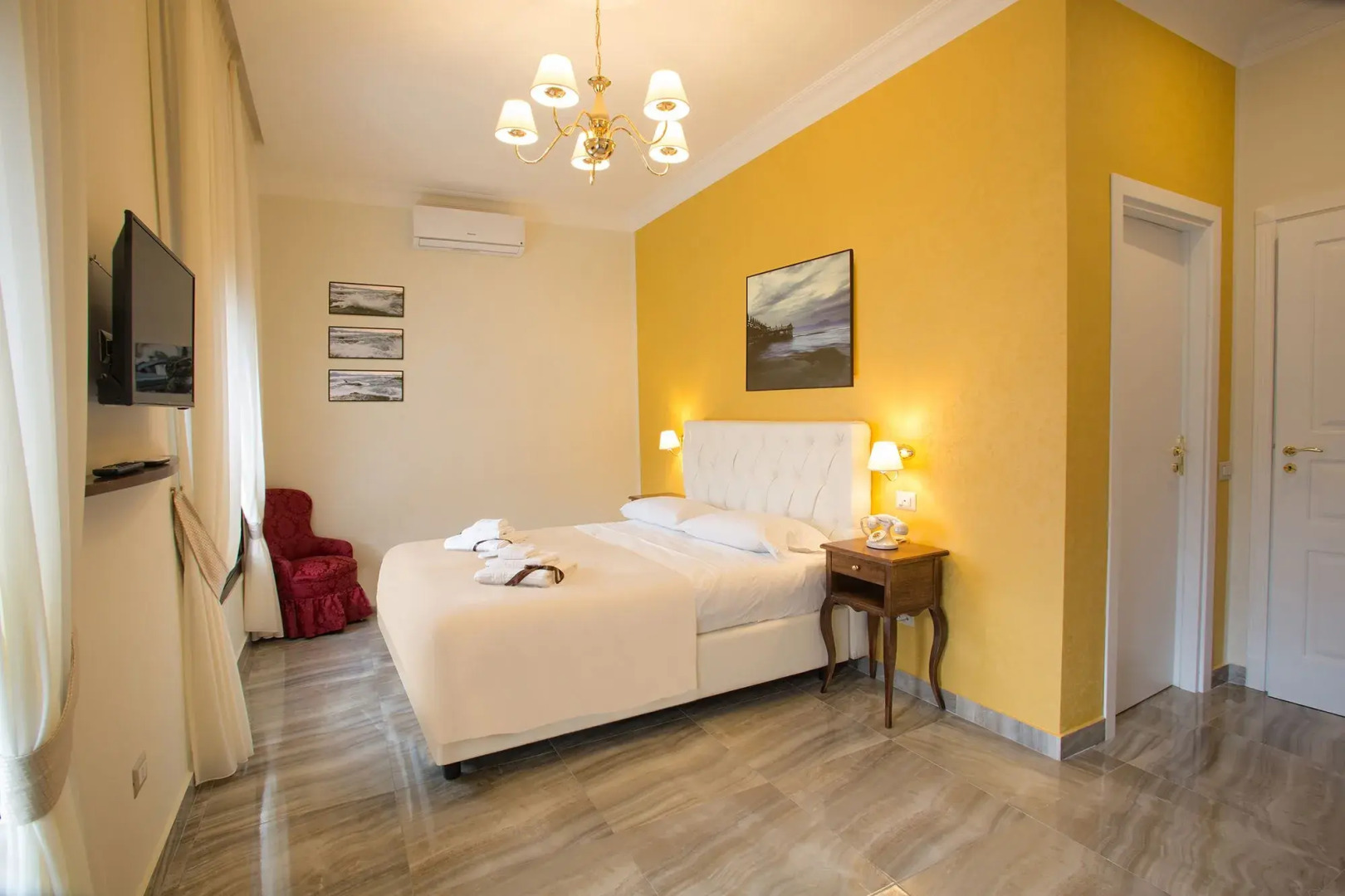 Photo - NeapolitanTrips Hotel