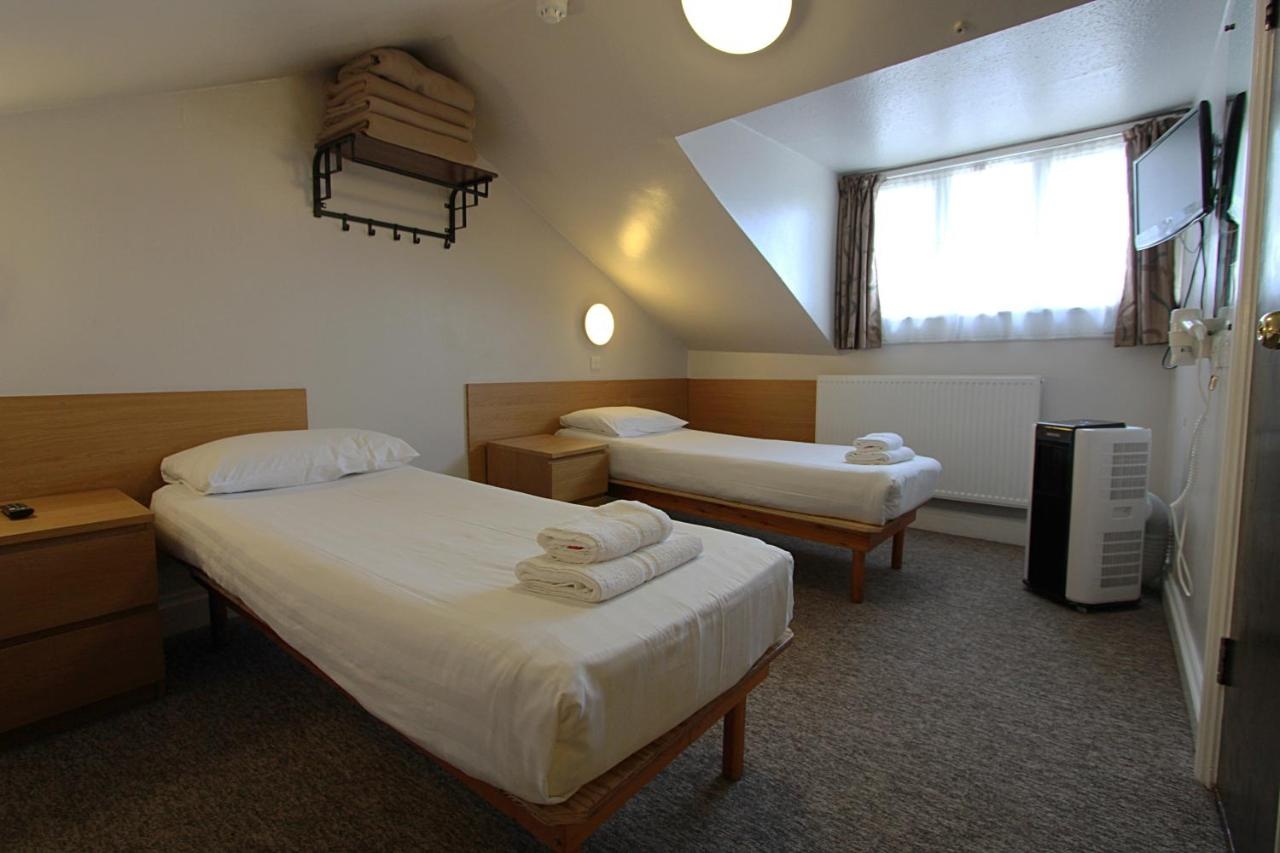 Photo - Lords Hotel