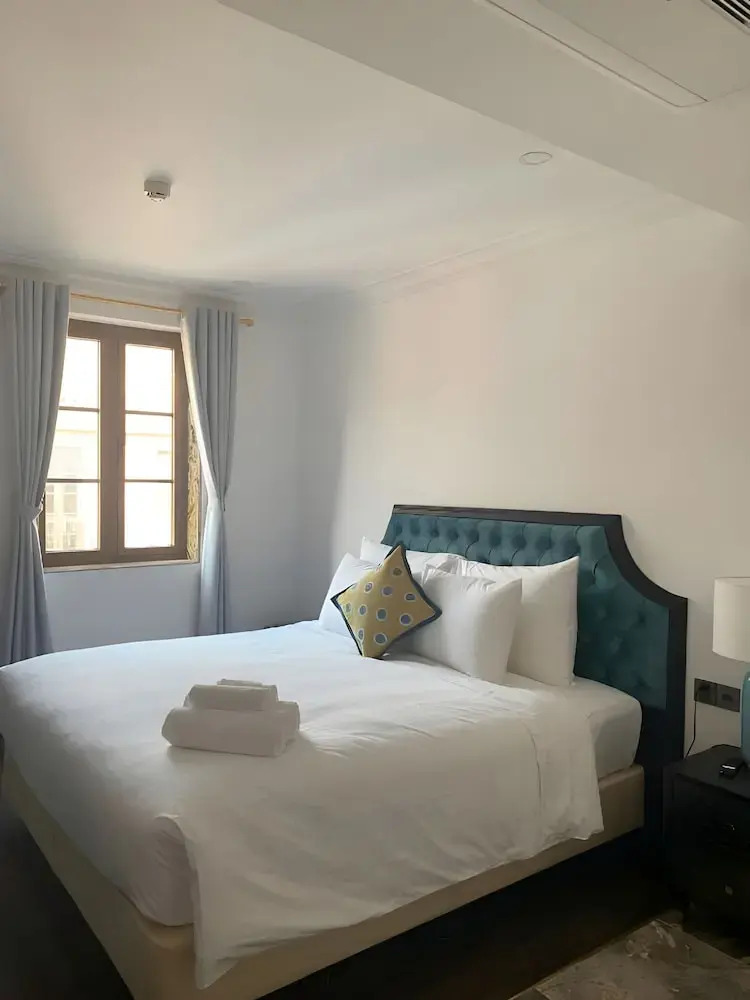 Photo - The Room Hotel - Starbucks