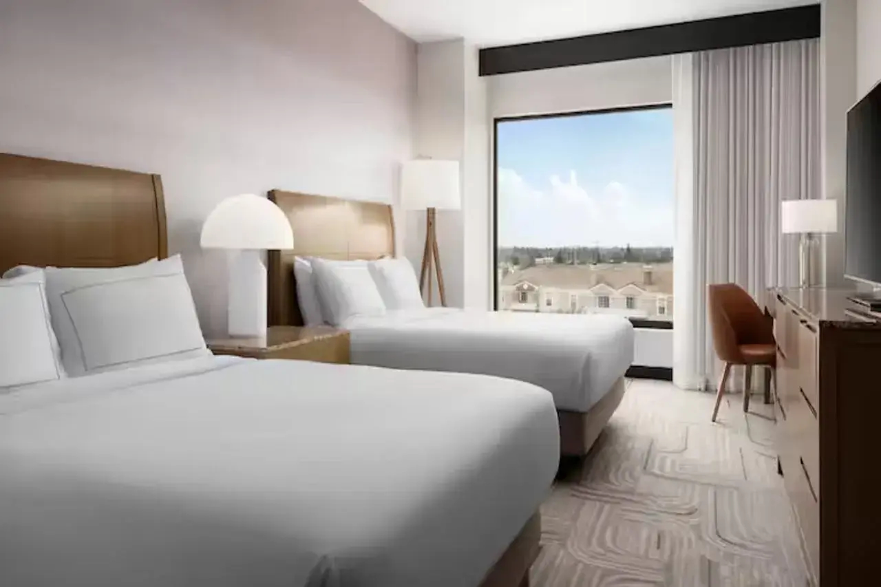 Photo - Hotel Zessa Orange County Airport, a DoubleTree by Hilton