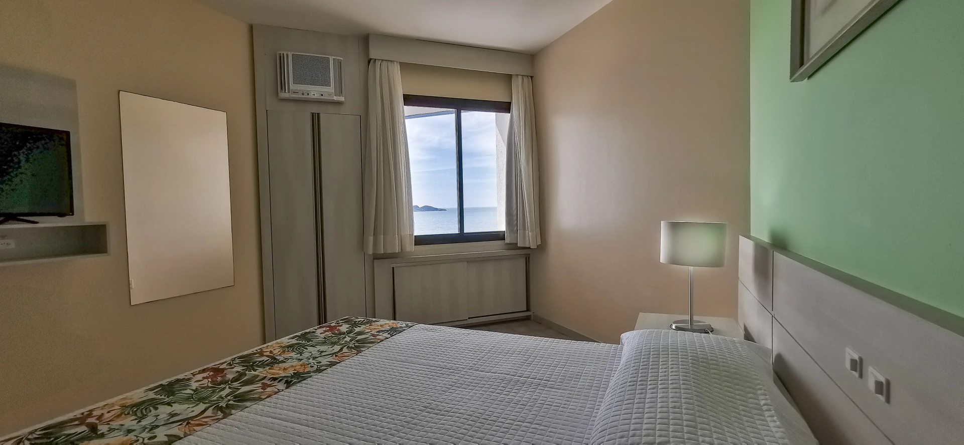 Foto - Ingleses Praia Hotel