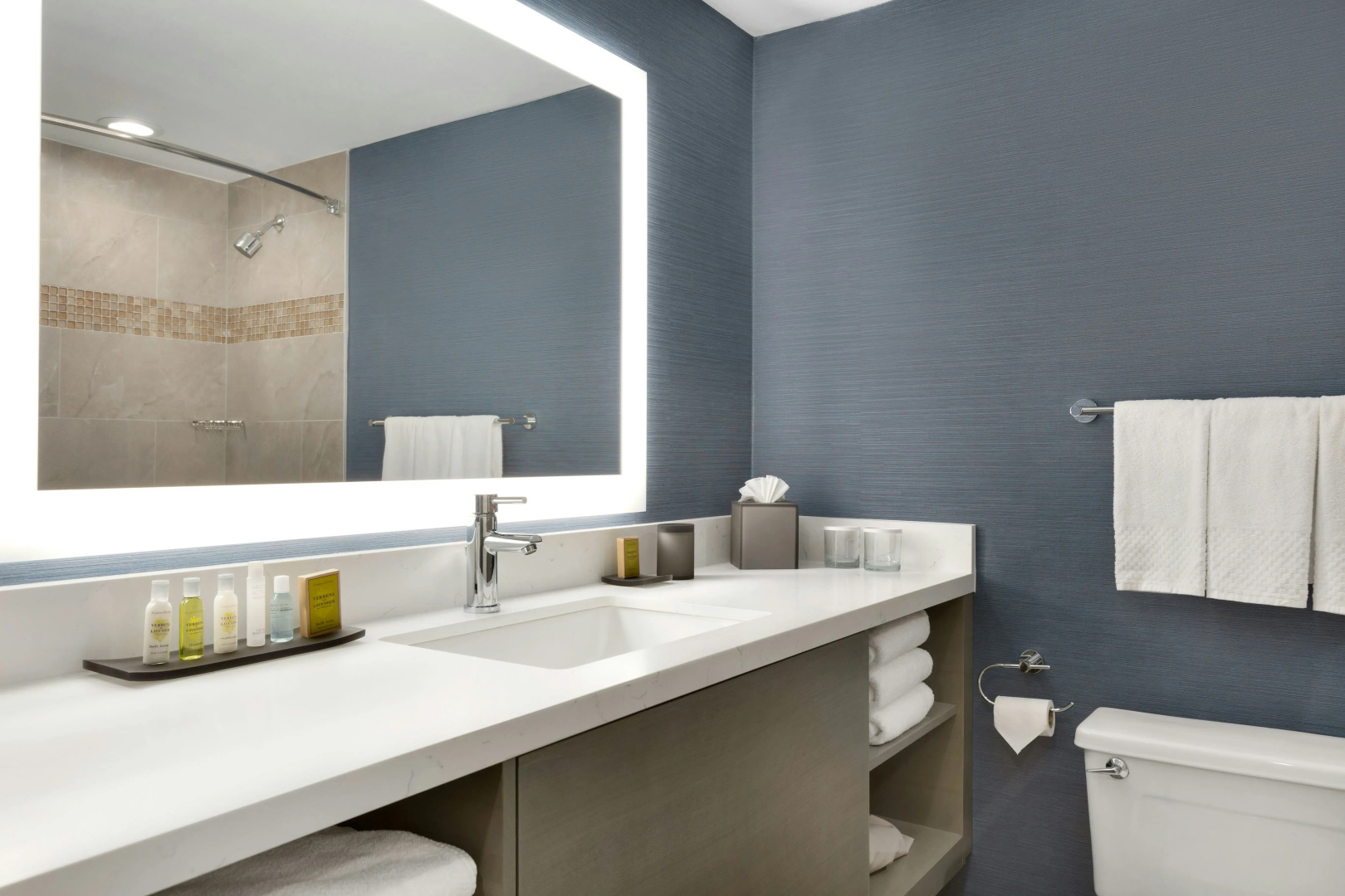 Photo - DoubleTree Suites by Hilton Hotel Boston - Cambridge