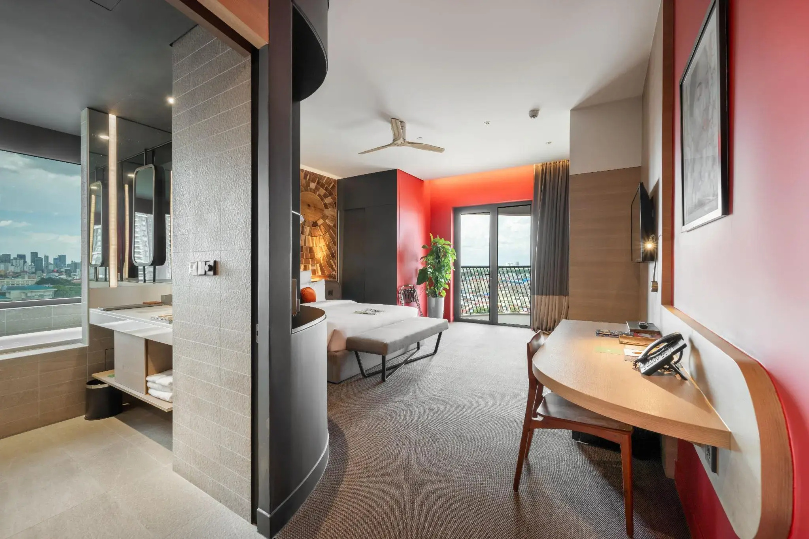 Photo - SUN & MOON, Riverside Hotel