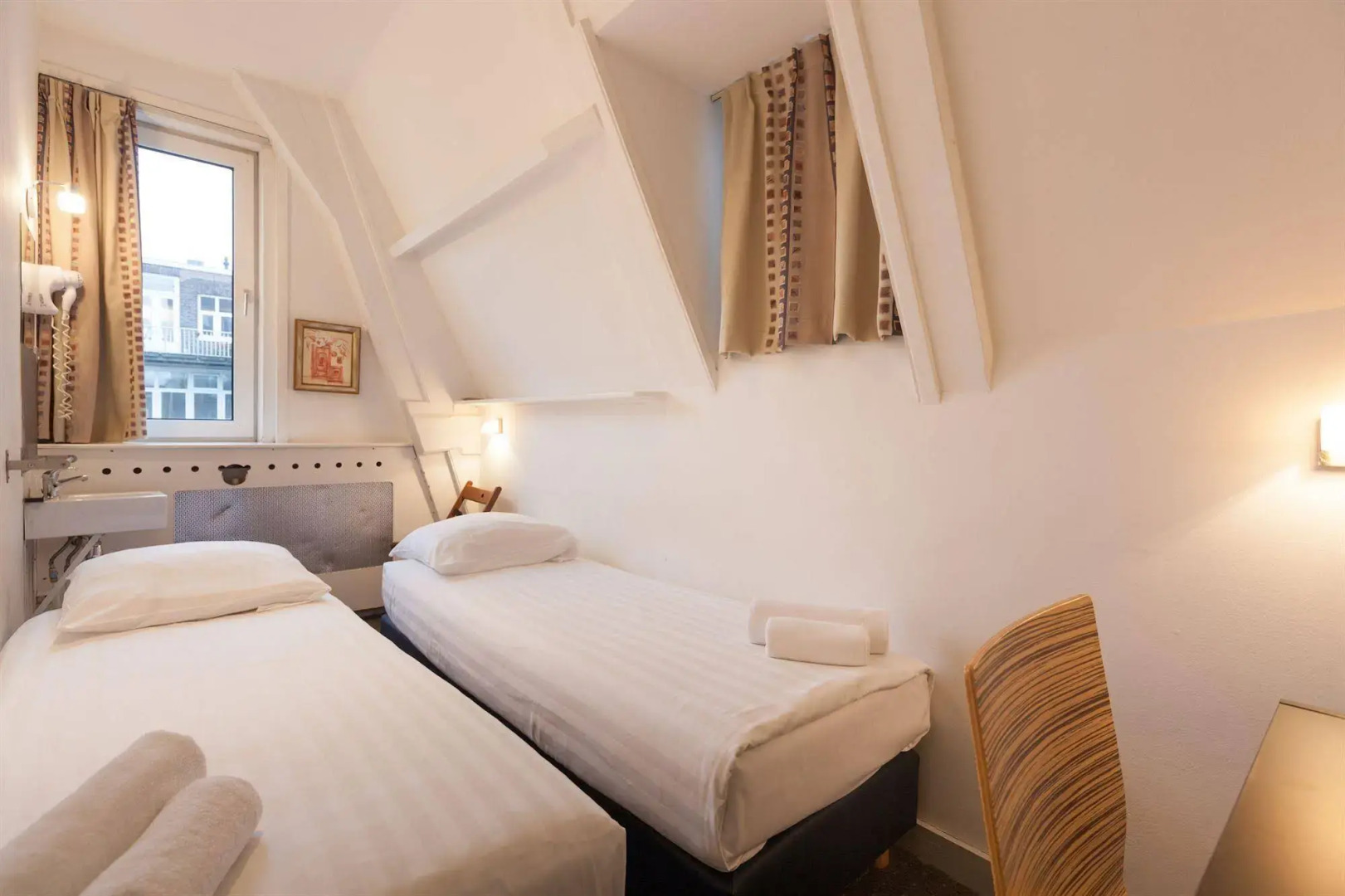 Photo - The Townhouse Hotel